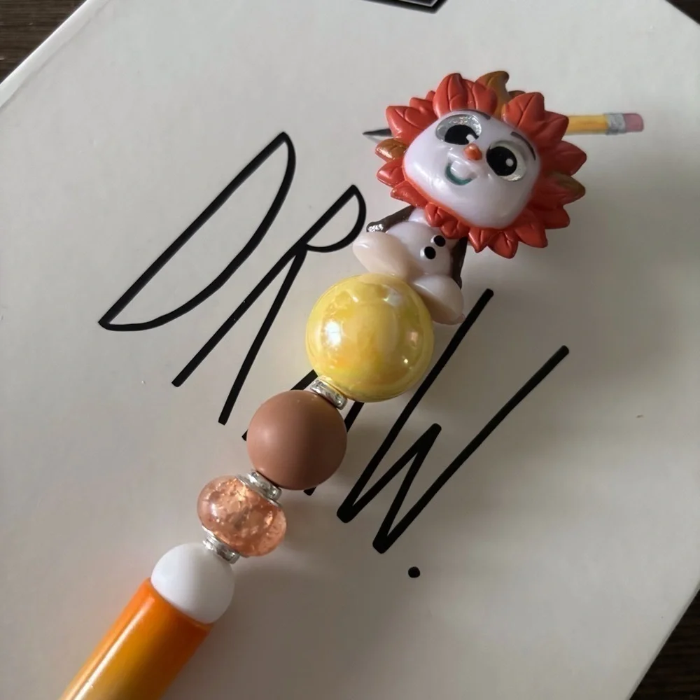 Disney Doorables: Olaf Retells: The Lion King: Simba handmade beaded pen